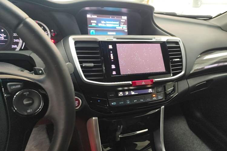 Used Honda Accord 2016 2.4L Luxury Edition Audio And AC Panel