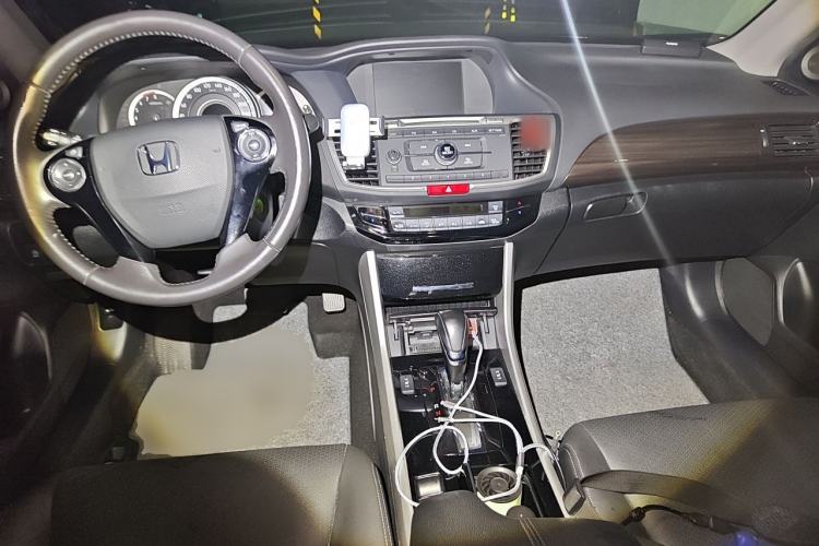 Used Honda Accord 2016 2.4L Comfort Edition Center Console