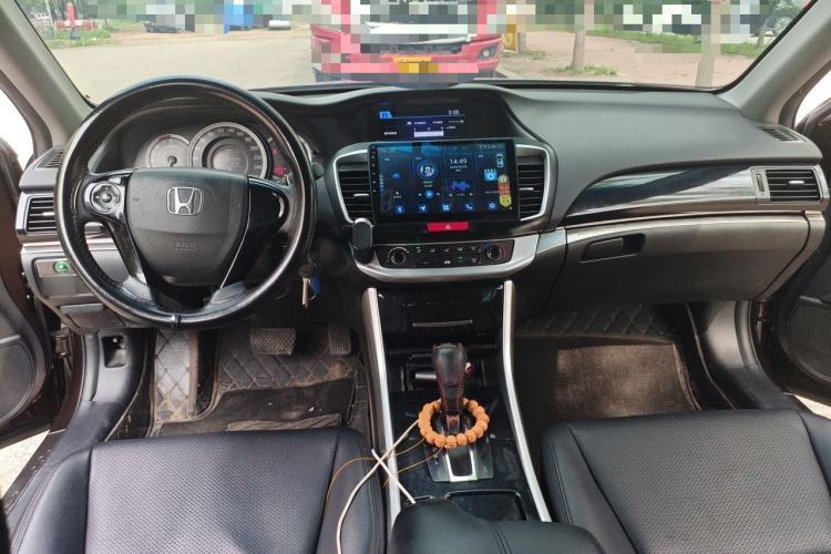Used Honda Accord 2016 2.0L Comfort Edition Center Console