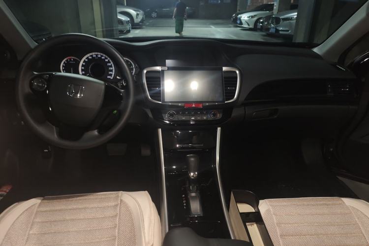 Used Honda Accord 2016 2.0L Comfort Edition Center Console