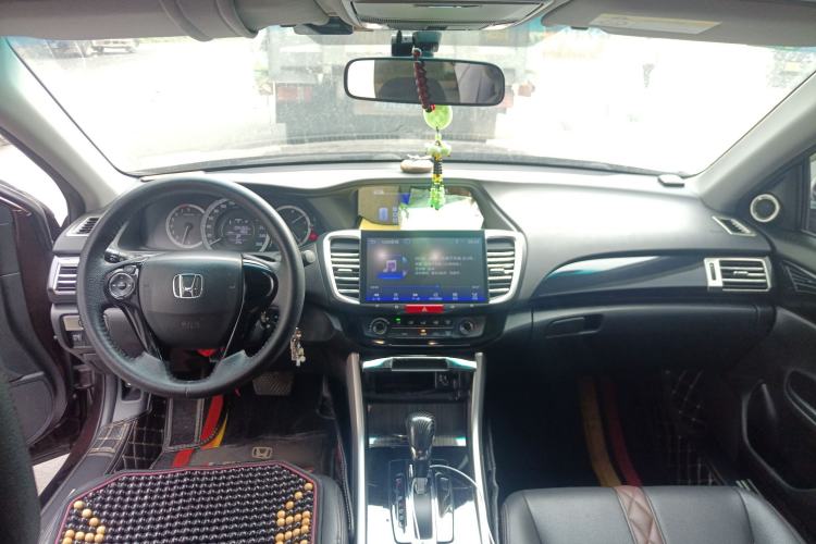 Used Honda Accord 2016 2.0L Comfort Edition Center Console
