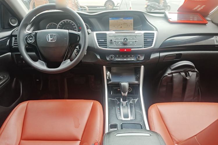 Used Honda Accord 2016 2.0L Comfort Edition Center Console