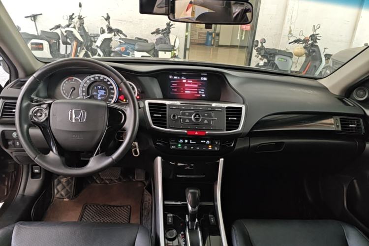 Used Honda Accord 2016 2.0L Elite Edition Center Console