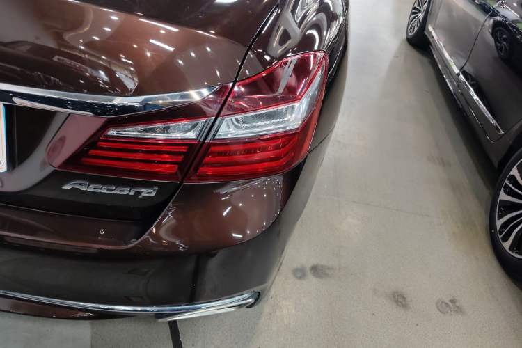 Used Honda Accord 2016 2.0L Elite Edition Exterior 3