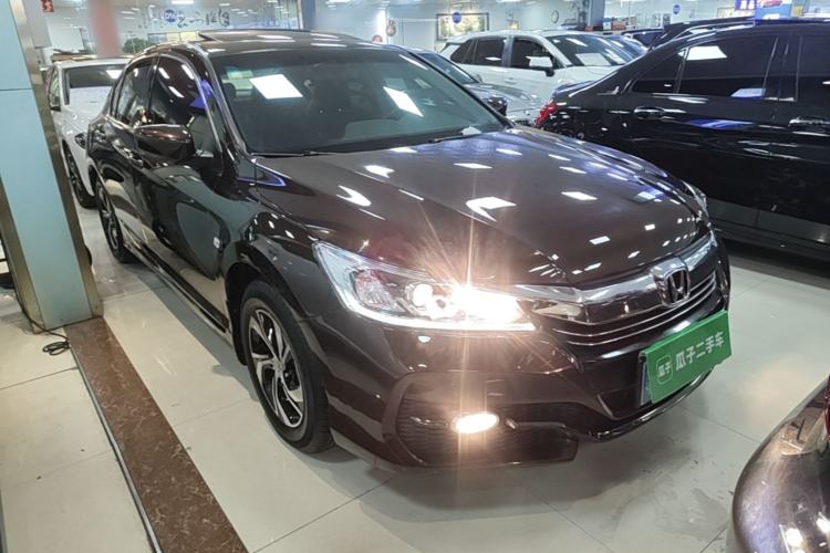 Used Honda Accord 2016 2.0L Comfort Edition Front Right 45 Deg