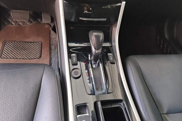 Used Honda Accord 2016 2.0L Elite Edition Gear Lever