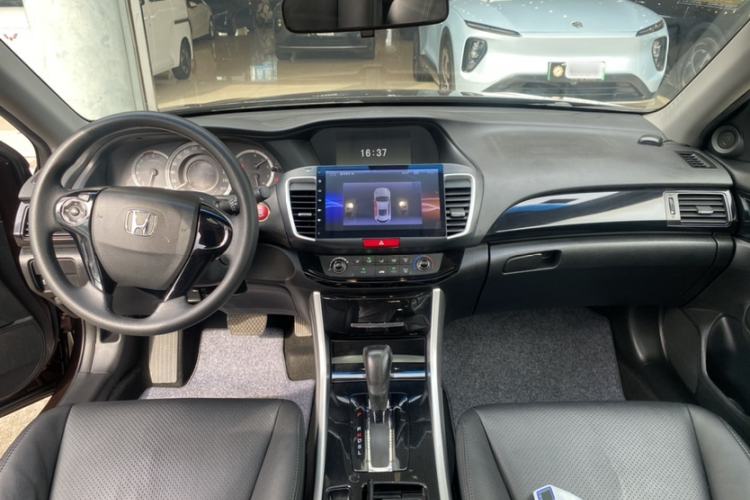 Used Honda Accord 2016 2.0L Comfort Edition Interior 1