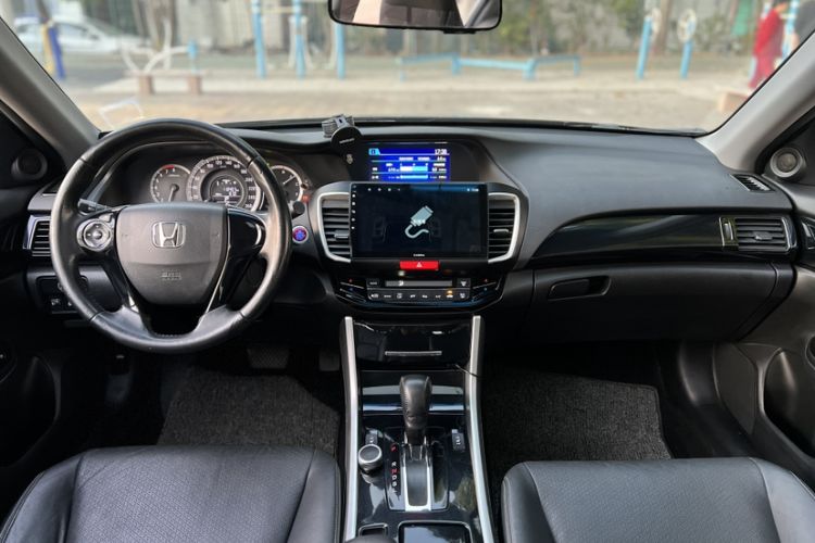 Used Honda Accord 2016 2.0L Elite Edition Interior 1