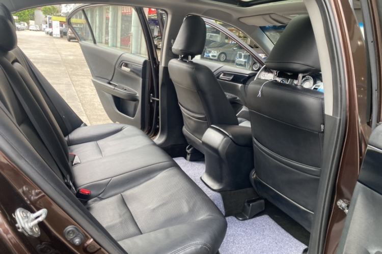 Used Honda Accord 2016 2.0L Comfort Edition Interior 10