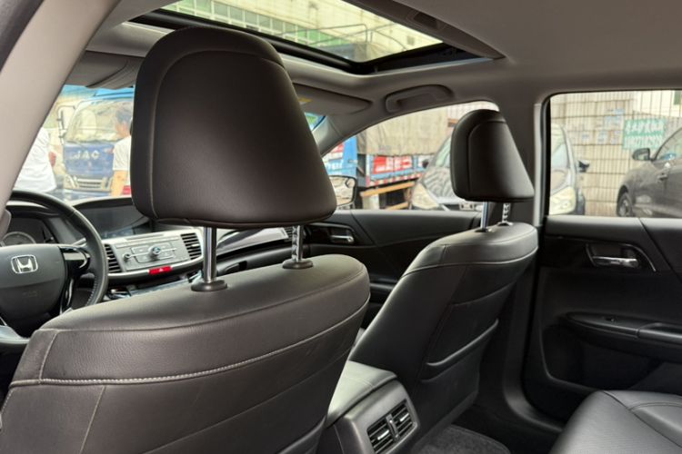 Used Honda Accord 2016 2.0L Elite Edition Interior 13