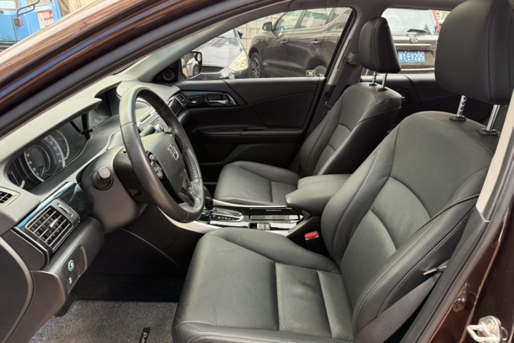Used Honda Accord 2016 2.0L Elite Edition Interior 14