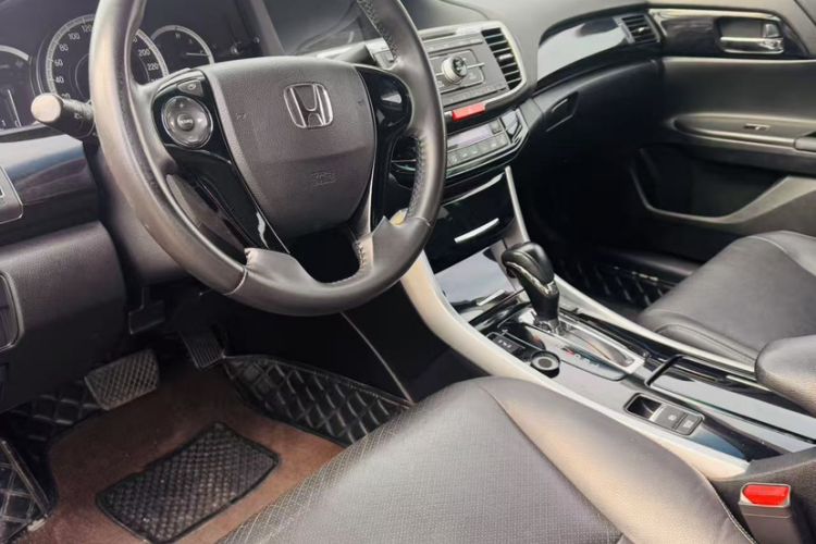 Used Honda Accord 2016 2.0L Elite Edition Interior 2