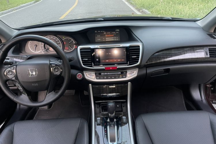 Used Honda Accord 2016 2.4L EX New Year Limited Edition Special Package Interior 3