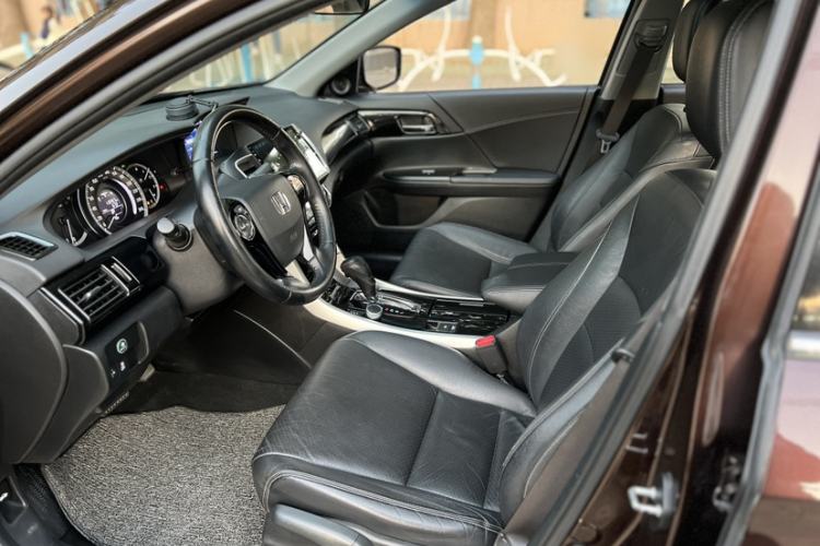 Used Honda Accord 2016 2.0L Elite Edition Interior 3