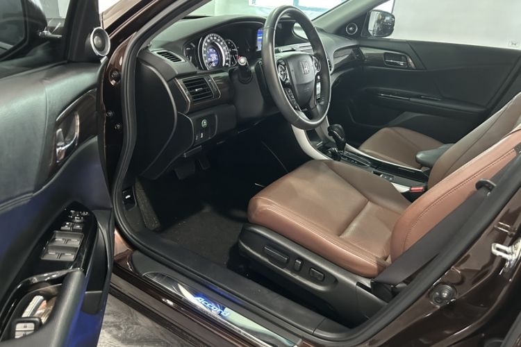 Used Honda Accord 2016 2.4L Luxury Edition Interior 4