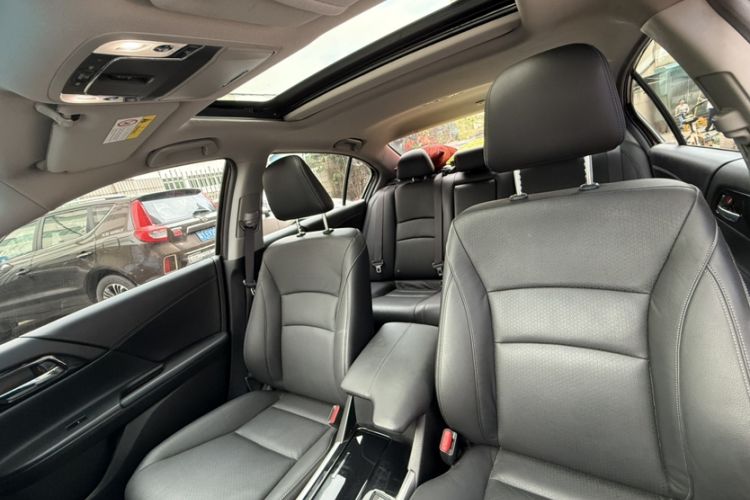 Used Honda Accord 2016 2.0L Elite Edition Interior 6