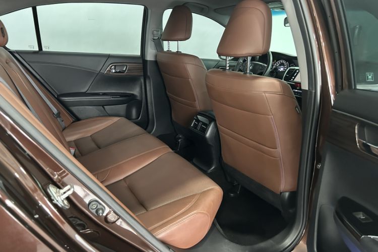 Used Honda Accord 2016 2.4L Luxury Edition Interior 9