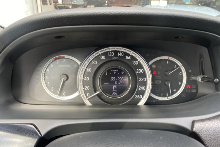 Used Honda Accord 2016 2.0L Comfort Edition Odometer Close Up