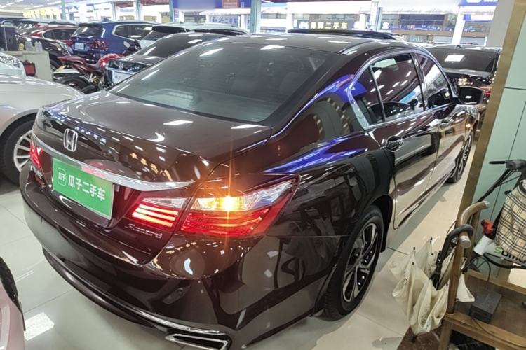 Used Honda Accord 2016 2.0L Comfort Edition Rear Right 45 Deg