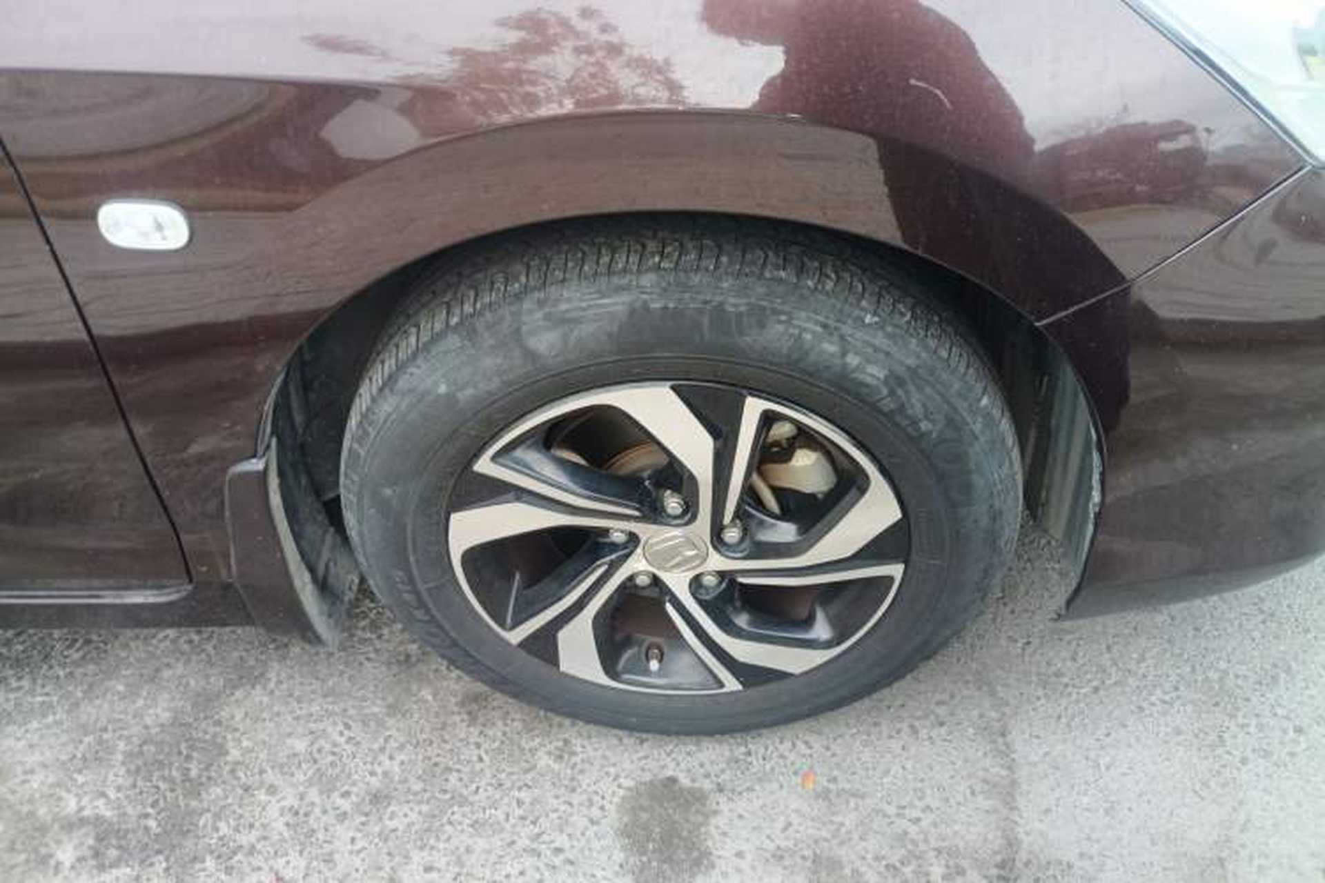 Used Honda Accord 2016 2.0L Comfort Edition Right Front Wheel Hub