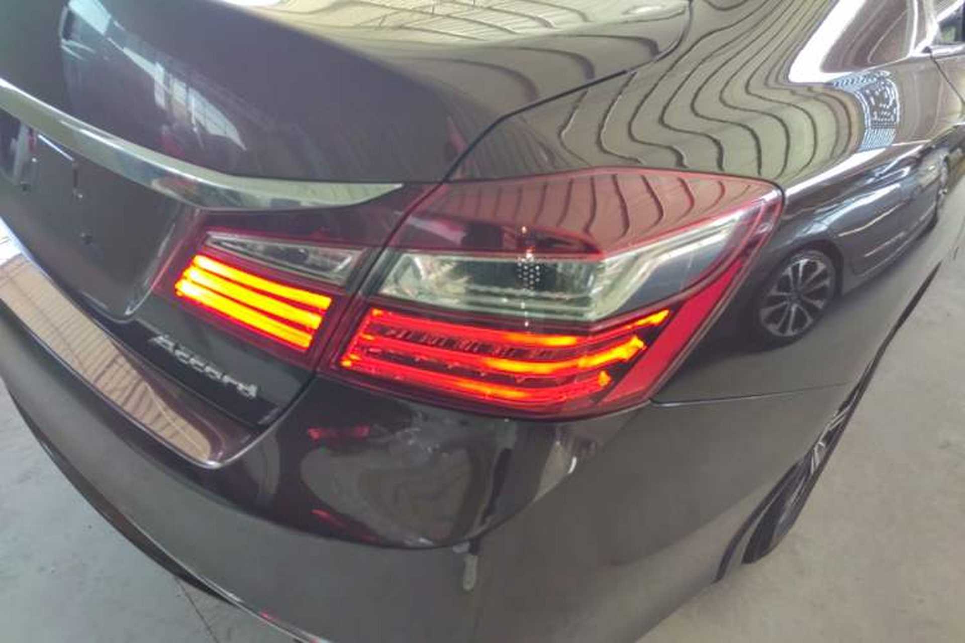 Used Honda Accord 2016 2.0L Comfort Edition Right Rear Taillight