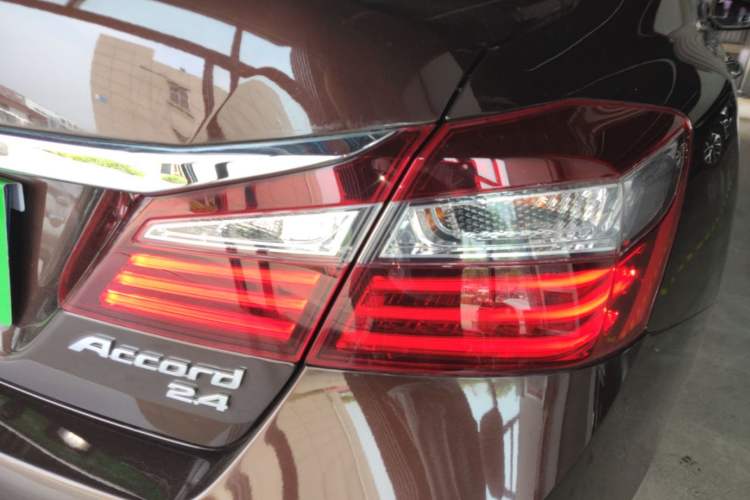 Used Honda Accord 2016 2.4L Comfort Edition Right Rear Taillight
