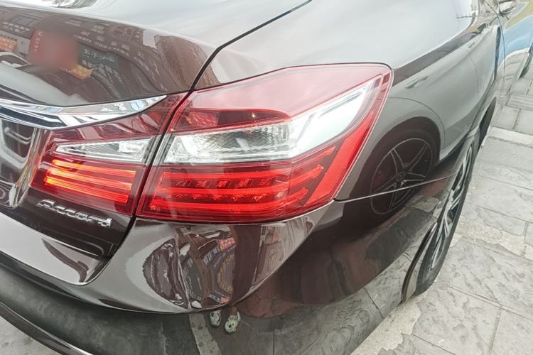Used Honda Accord 2016 2.0L Comfort Edition Right Rear Taillight