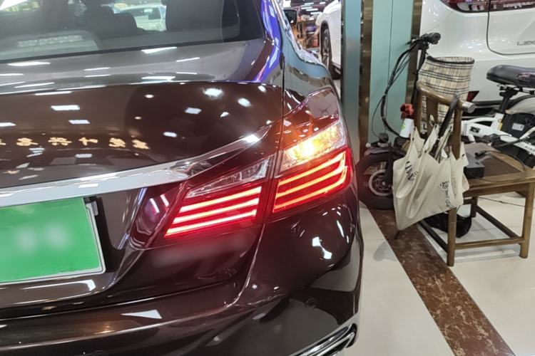 Used Honda Accord 2016 2.0L Comfort Edition Right Rear Taillight