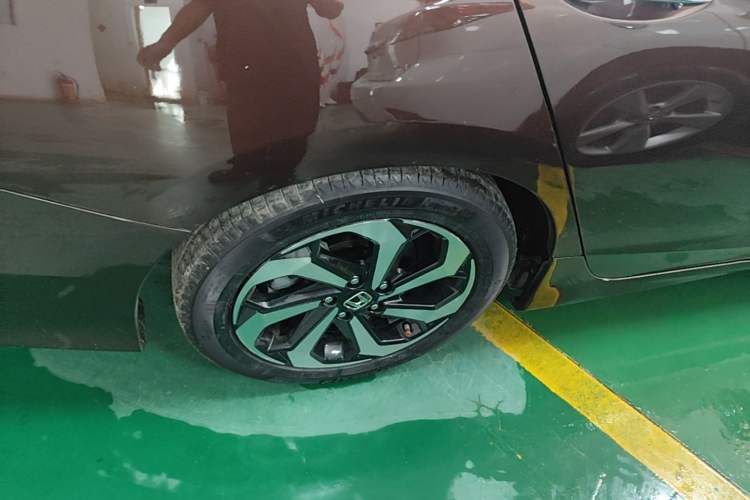Used Honda Accord 2016 2.4L Luxury Edition Right Rear Wheel Hub