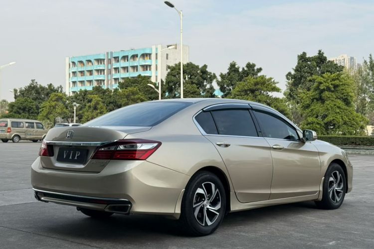 Used Honda Accord 2016 2.0L Luxury Edition Exterior 3