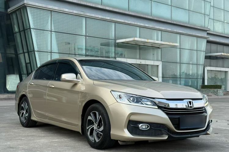 Used Honda Accord 2016 2.0L Luxury Edition Exterior 5