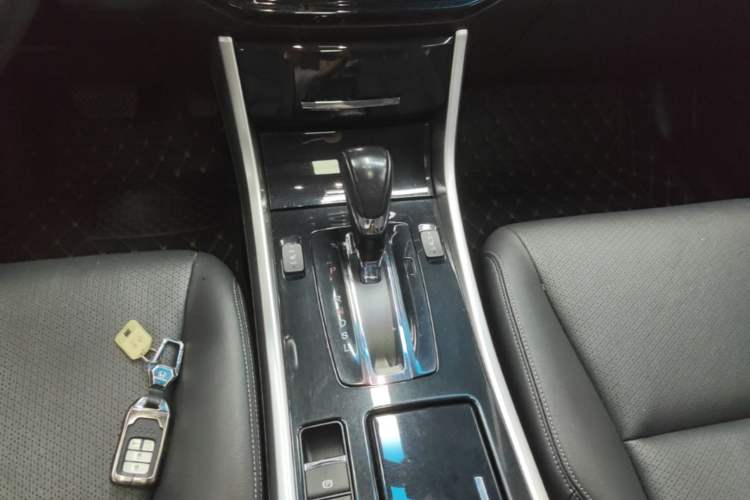 Used Honda Accord 2016 2.0L Elite Edition Gear Lever