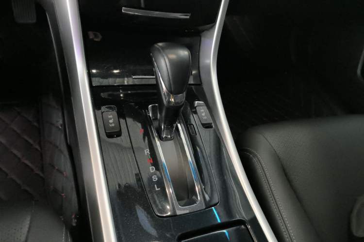 Used Honda Accord 2016 2.0L Luxury Edition Gear Lever