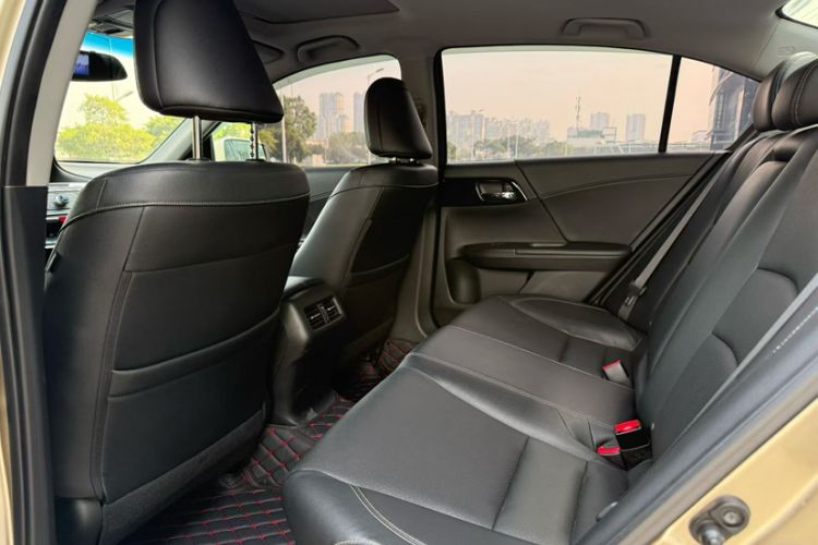Used Honda Accord 2016 2.0L Luxury Edition Interior 2