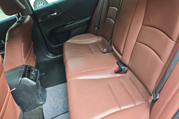 Used Honda Accord 2016 2.4L Zhi Rui Edition Interior 4
