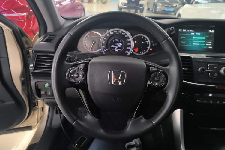 Used Honda Accord 2016 2.0L Luxury Edition Steering Wheel