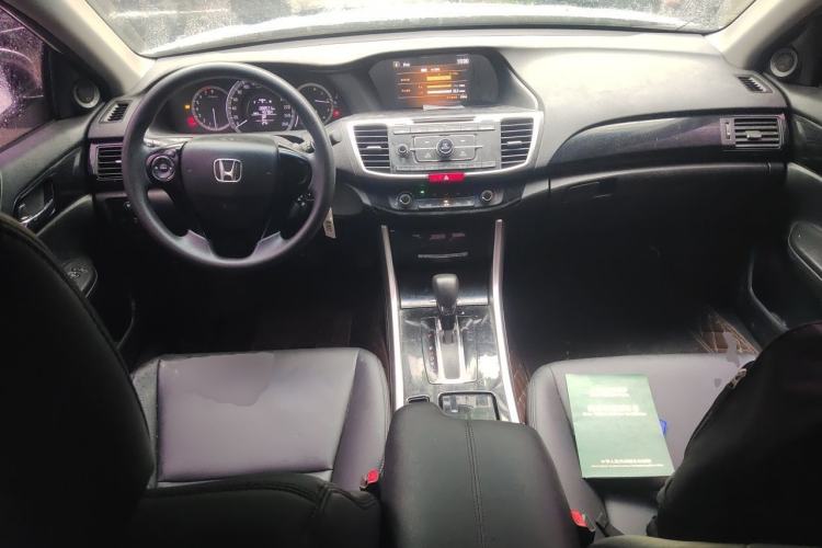 Used Honda Accord 2016 2.0L Comfort Edition Center Console