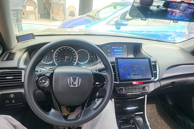 Used Honda Accord 2016 2.0L Comfort Edition Center Console