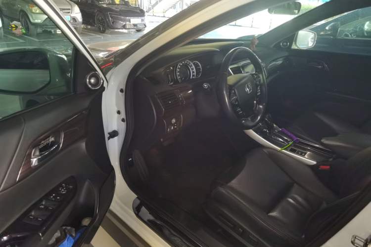Used Honda Accord 2016 2.4L Luxury Edition Driver Seat