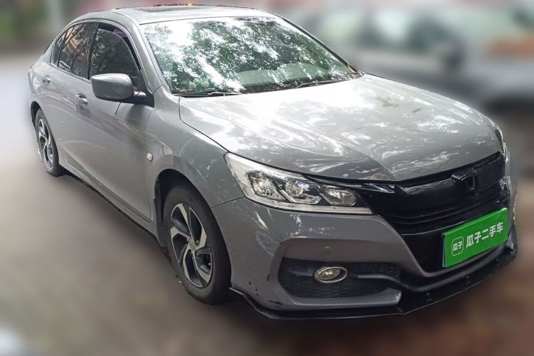 Used Honda Accord 2016 2.0L Comfort Edition Front Right 45 Deg