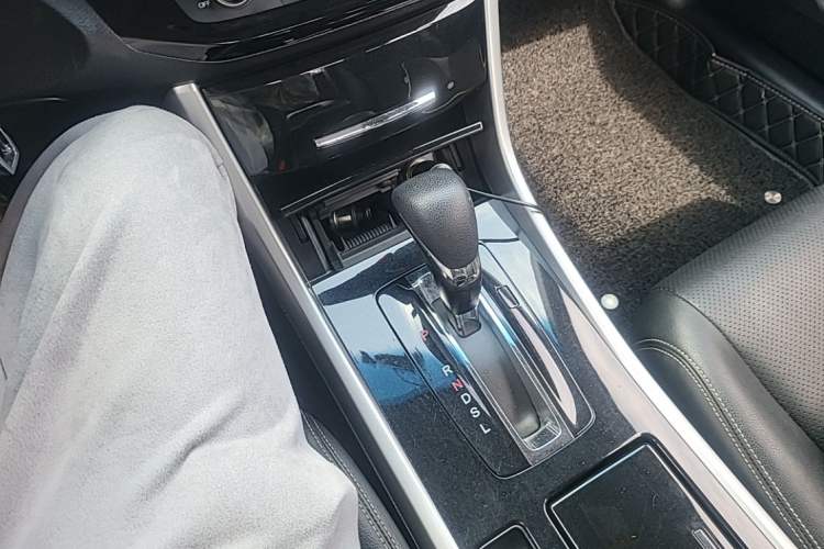 Used Honda Accord 2016 2.0L Comfort Edition Gear Lever