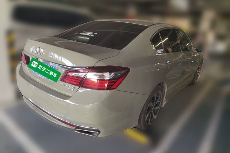 Used Honda Accord 2016 2.4L Luxury Edition Rear Right 45 Deg