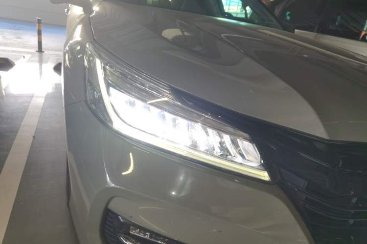 Used Honda Accord 2016 2.4L Luxury Edition Right Front Headlight