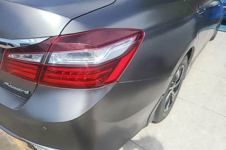 Used Honda Accord 2016 2.0L Comfort Edition Right Rear Taillight
