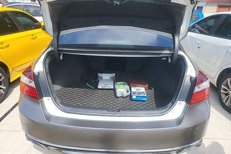 Used Honda Accord 2016 2.0L Comfort Edition Trunk