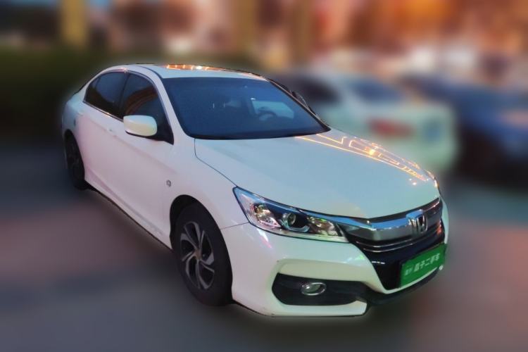Used Honda Accord 2016 2.0L Comfort Edition Front Right 45 Deg