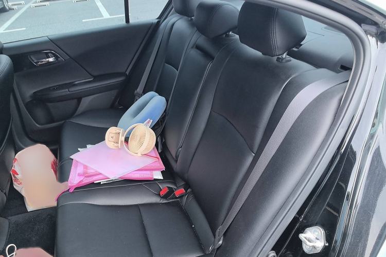 Used Honda Accord 2016 2.0L Comfort Edition Interior 4