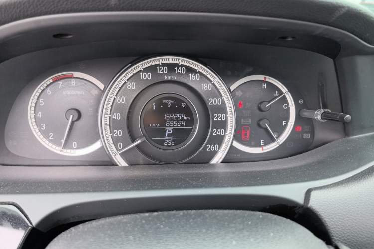 Used Honda Accord 2016 2.0L Comfort Edition Odometer Close Up
