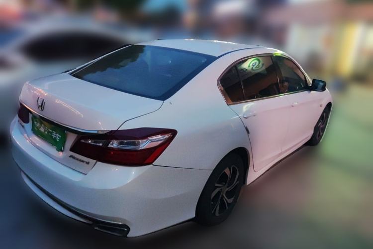 Used Honda Accord 2016 2.0L Comfort Edition Rear Right 45 Deg