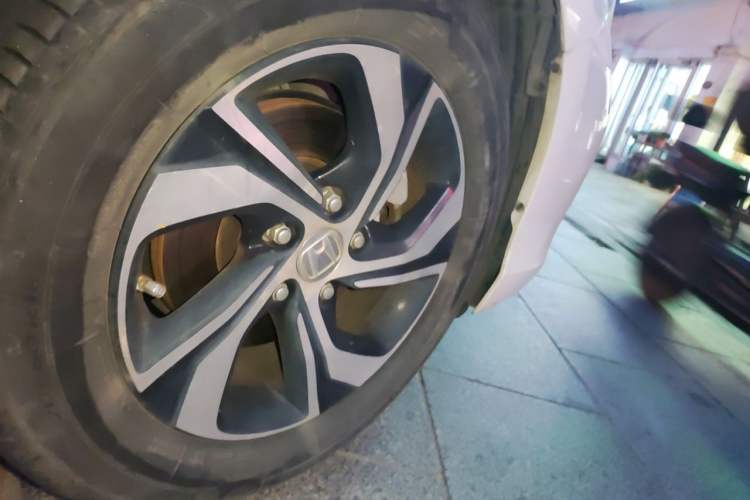 Used Honda Accord 2016 2.0L Comfort Edition Right Front Wheel Hub